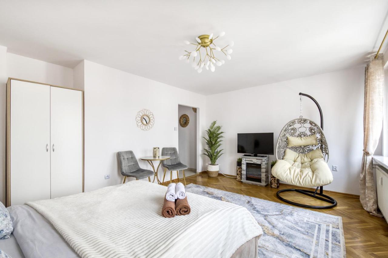 Dekart Centrum Apartments Варшава Экстерьер фото